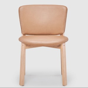 Sketch - Pinta Chair upholstered(Top: Heritage 002 saddle, Leg: Light Oak)W490xD565xH790