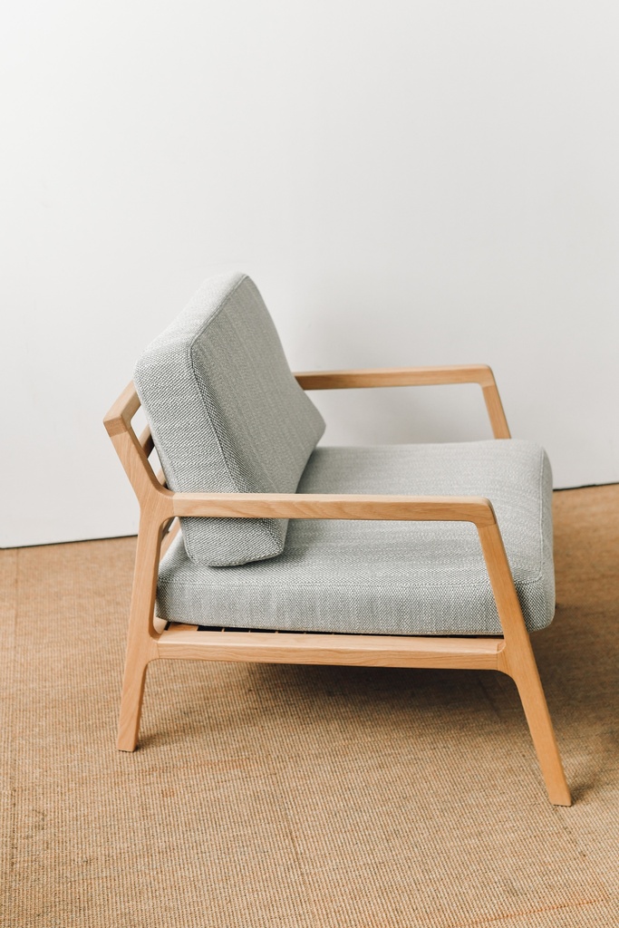 Sketch : NYSSE Chair(Legs : Light Oak,Fabric : Yuna 3705 Pebbledash)
