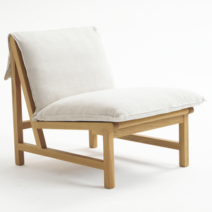 [SD-SKN-LC-CANT-002] Sketch - Cantaloupe chair Loose (Fabric 6: Salix 0004 Snow, Legs: Light oak)W600xD795xH730